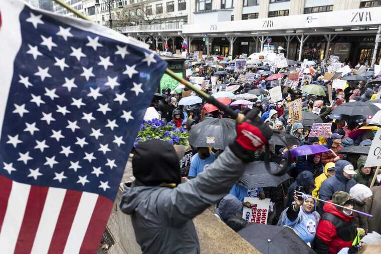 По всей Америке прошли акции против миграционной политики Дональда Трампа