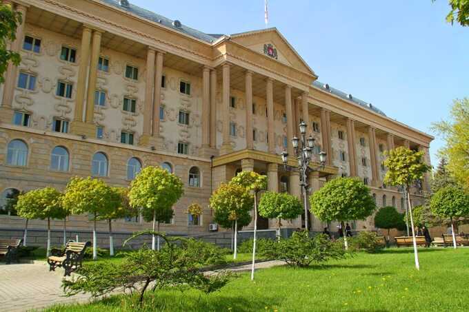 Власти Грузии грозят журналистам и активистам наказанием за возможные оскорбления чиновников