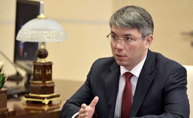 Антикоррупционная акция КПРФ: глава Бурятии Алексей Цыденов под угрозой отставки из-за провальной политики и коррупции
