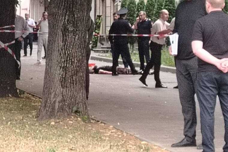 В Нальчике ранен сотрудник ДПС в результате нападения с ножом