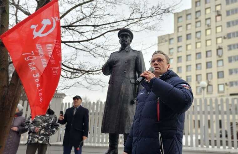 Губернатор Вологодской области Георгий Филимонов провалился в суде из-за незаконного памятника Сталину