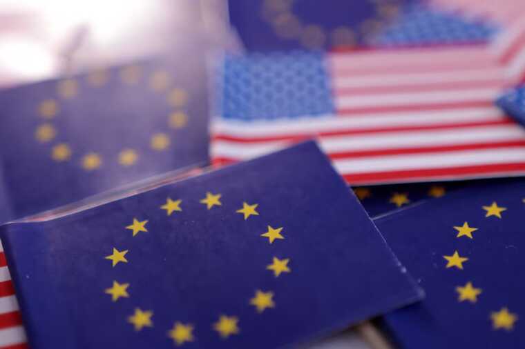 Еврокомиссия представит список товаров из США для введения пошлин на 72 миллиарда евро