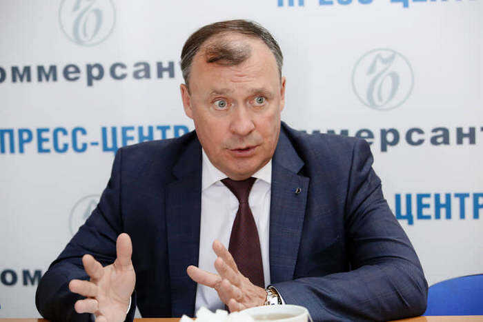 Алексей Орлов готовится к уходу с поста мэра и строит вертикаль влияния через рынок нестационарной торговли