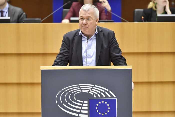 Европарламент под давлением исключил ОАЭ из «черного списка» отмывателей, вызвав критику правозащитников