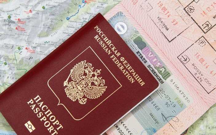 Латвия перестала принимать российские паспорта без биометрических данных