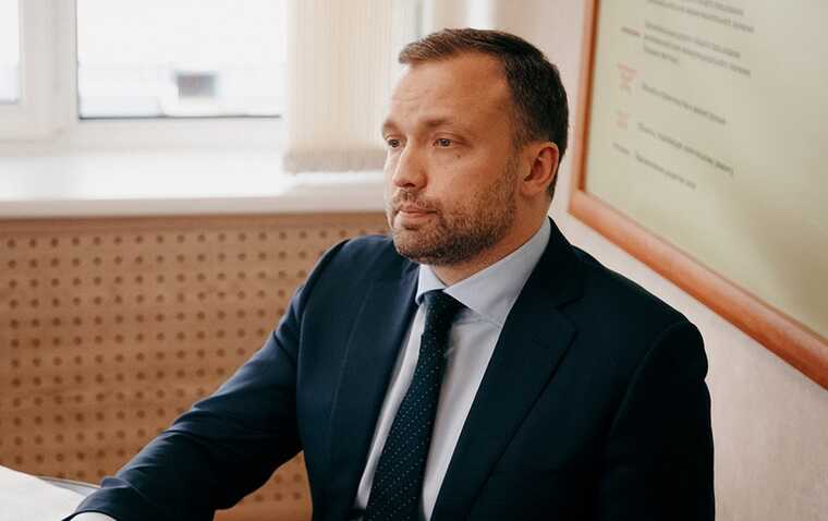 Арестован, но на посту: Александр Ремига сохраняет должность первого зама при молчании губернатора Авдеева