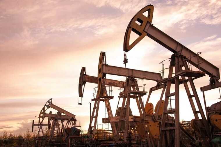 Минфин Великобритании объявила о снижении потолка цен на российскую нефть в согласии с ЕС