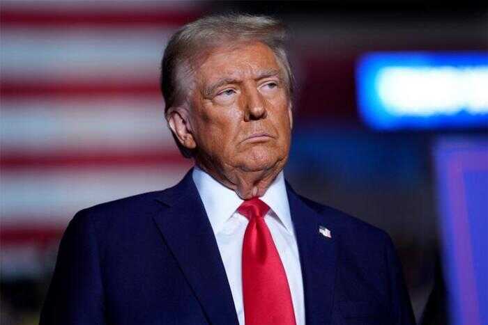 Трамп поделился историей о ссоре с Эпштейном, который уводил девушек из его клуба