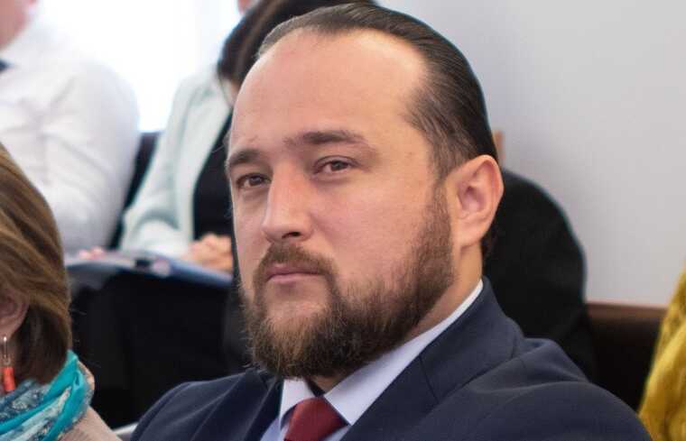 Спикер Гордумы Томска Сергей Сеченов сорвался на избирателя во время обсуждения мусорной площадки