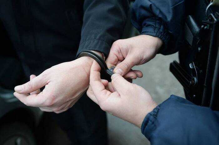 Опер БСТМ МВД арестован за крышевание хакеров и миллиардные взятки