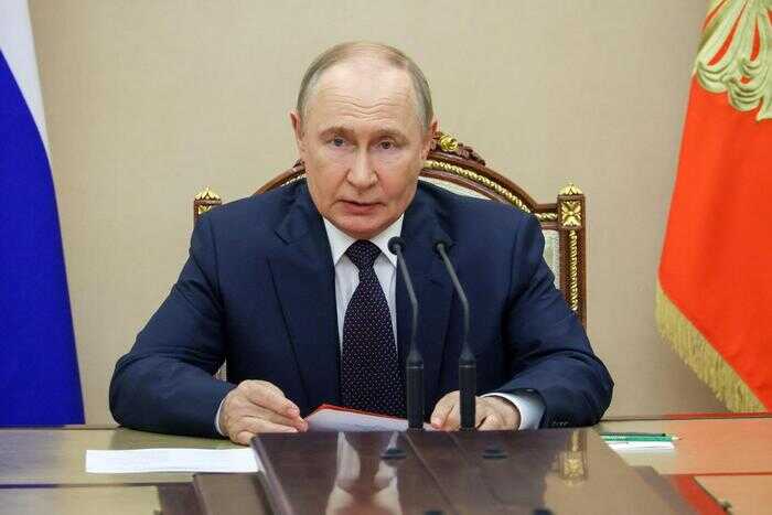 Путин ещё не прибыл на Аляску: российские журналисты ждут его прилёта в Анкоридж