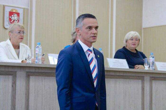 Решение об увольнении Сергея Петелина в Симферопольском районе заморожено на фоне разбирательств с Сергеем Аксёновым
